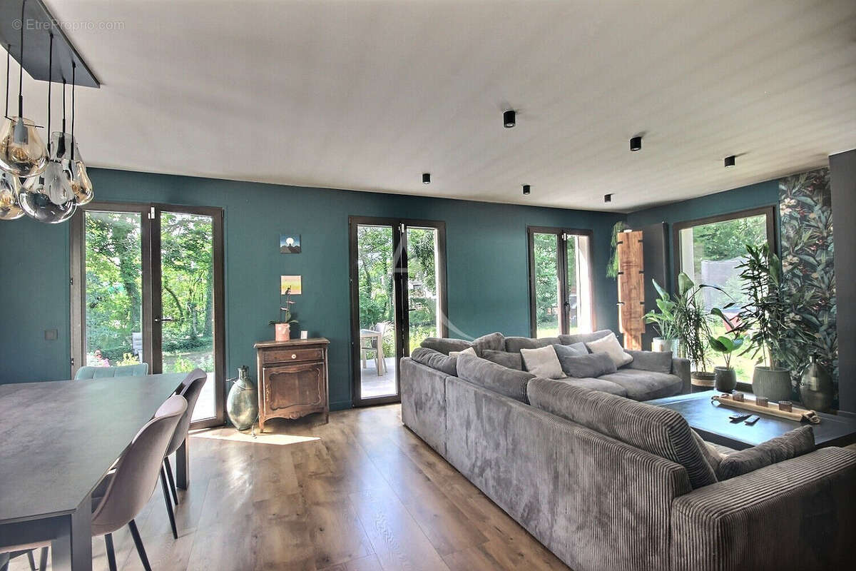 Maison à NEUVILLE-SUR-OISE