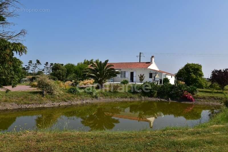 Maison à BEAUVOIR-SUR-MER