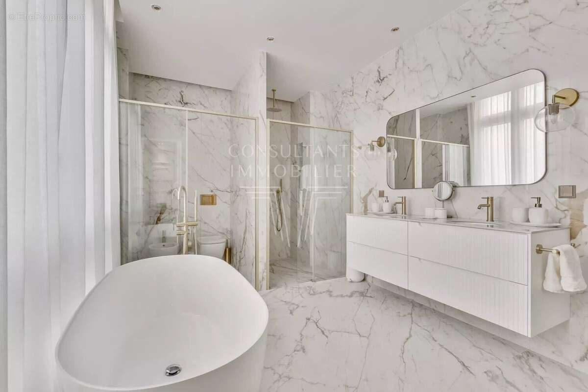 Appartement à PARIS-7E