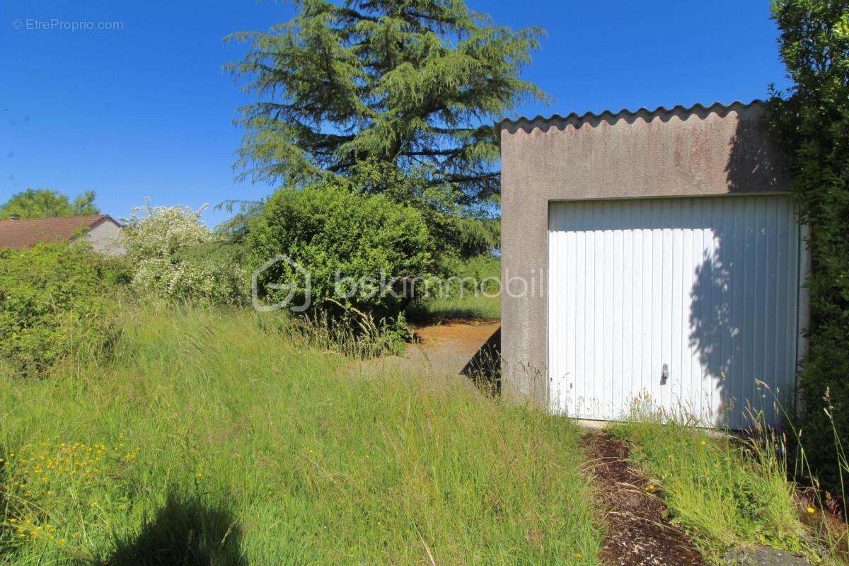 Maison à VILLENEUVE-SUR-YONNE