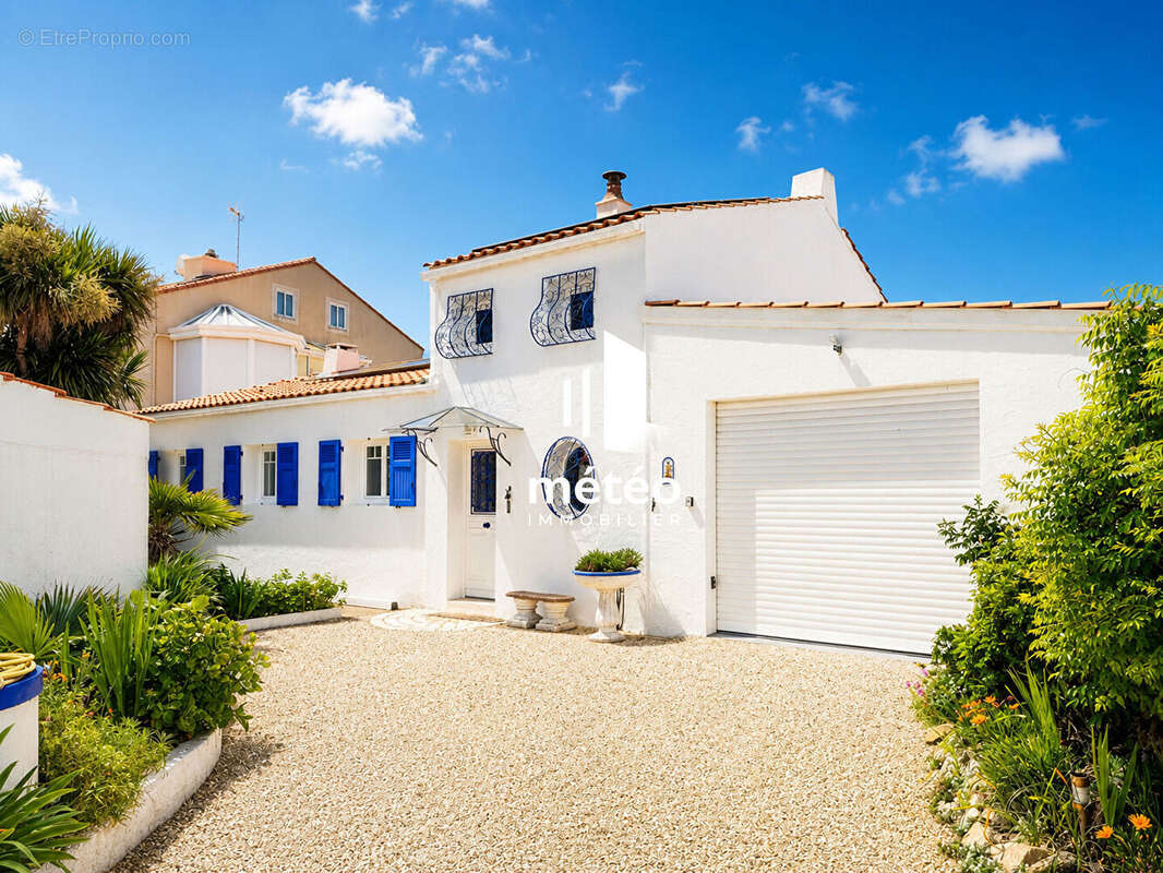 Photo Maison à Les Sables-D'olonne au prix de 915 200€