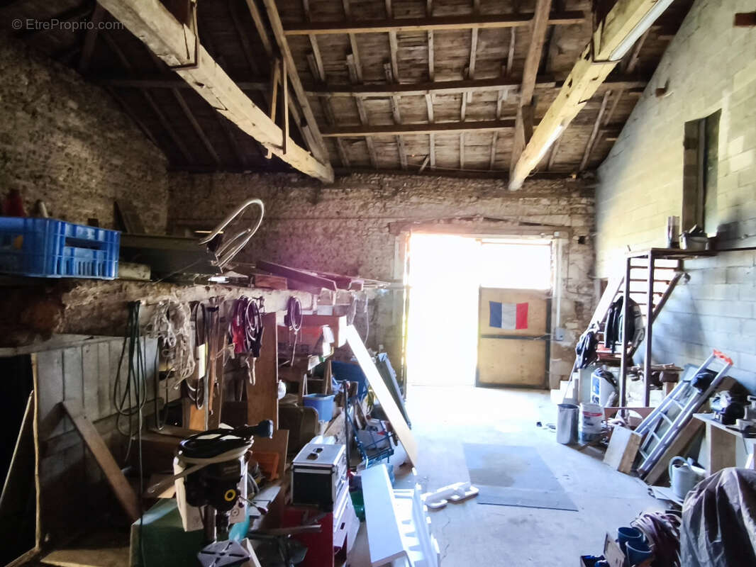 Maison à LA CHAPELLE-BATON