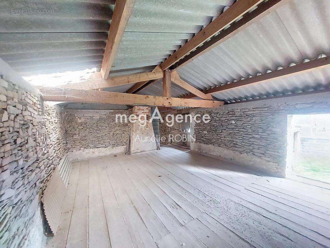 Maison à BEGROLLES-EN-MAUGES