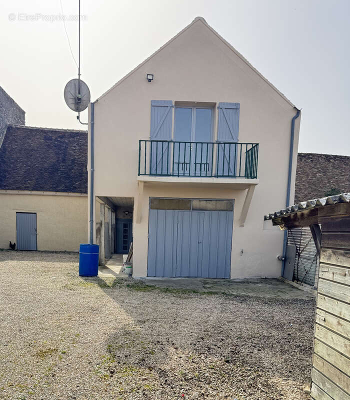 Maison à EGREVILLE