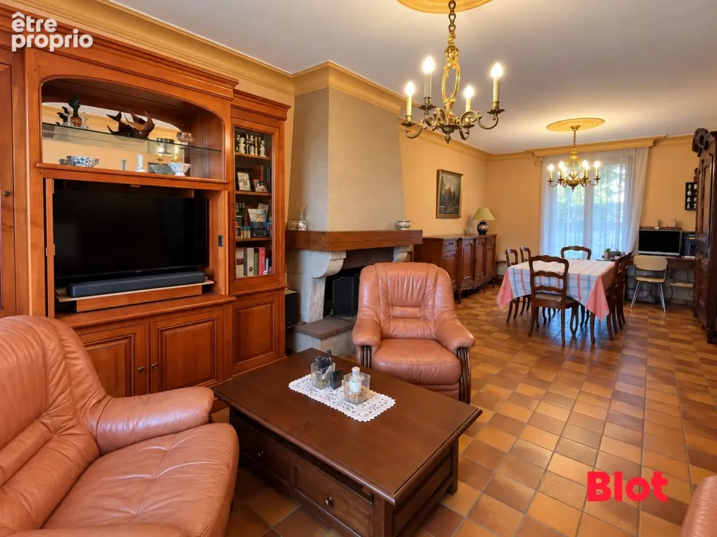 Maison 8 pièces 159 m² à vendre à Chartres-De-Bretagne (35131) - photo 2