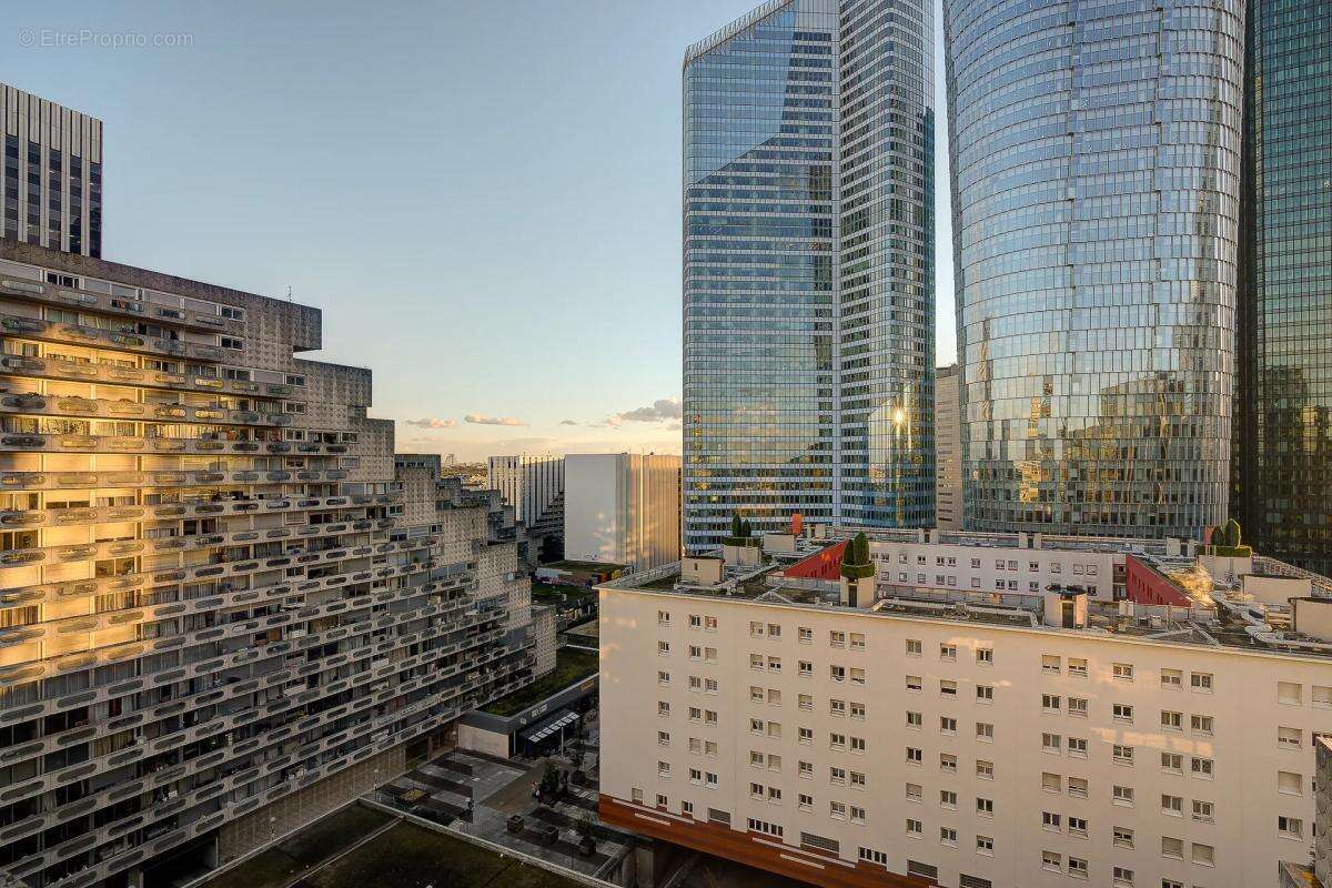 Appartement à COURBEVOIE