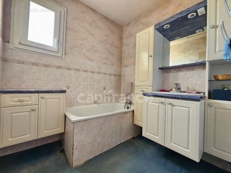 Maison à vendre 4 pièces avec garage et jardin PANISSIERES (42) - photo 12