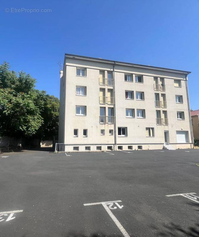 Appartement à VIC-LE-COMTE