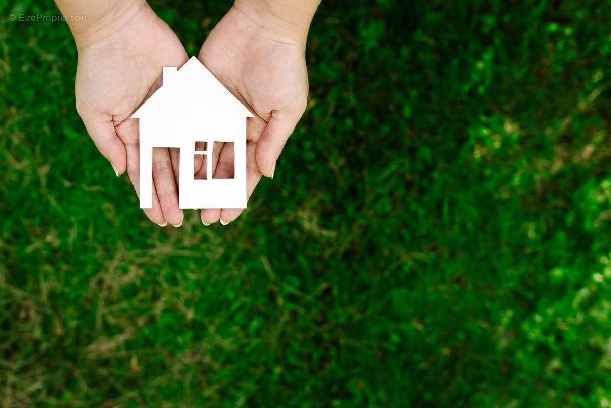 Terrain à MONT-PRES-CHAMBORD