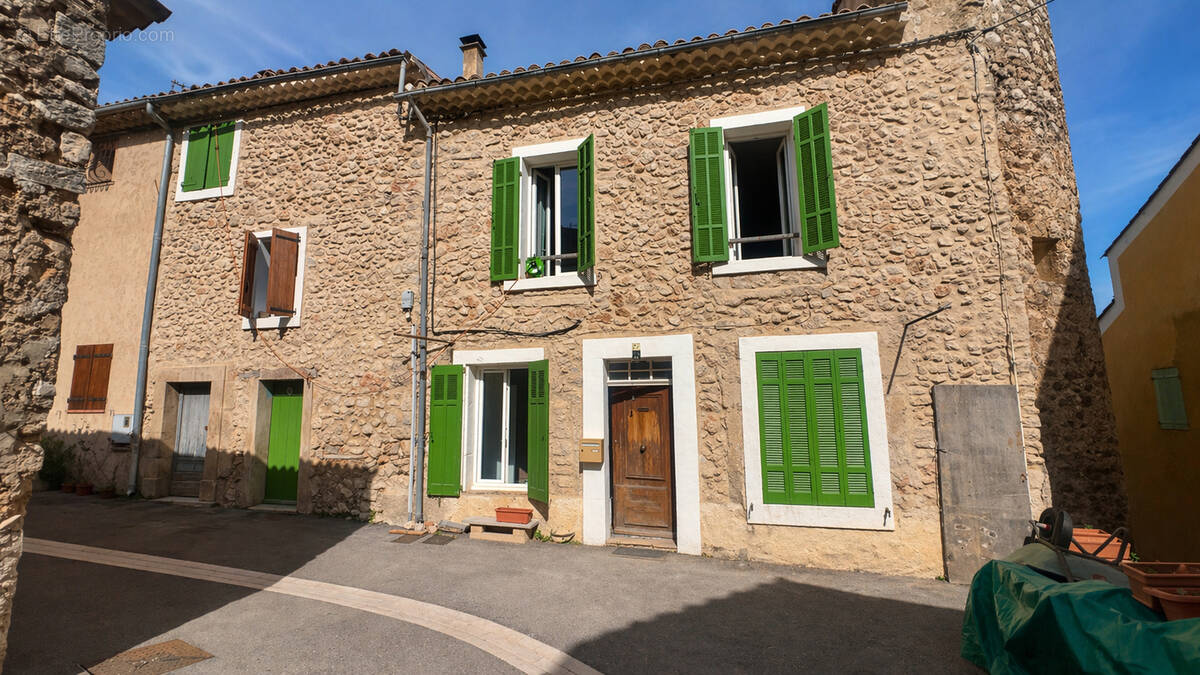 Maison à MONTMEYAN