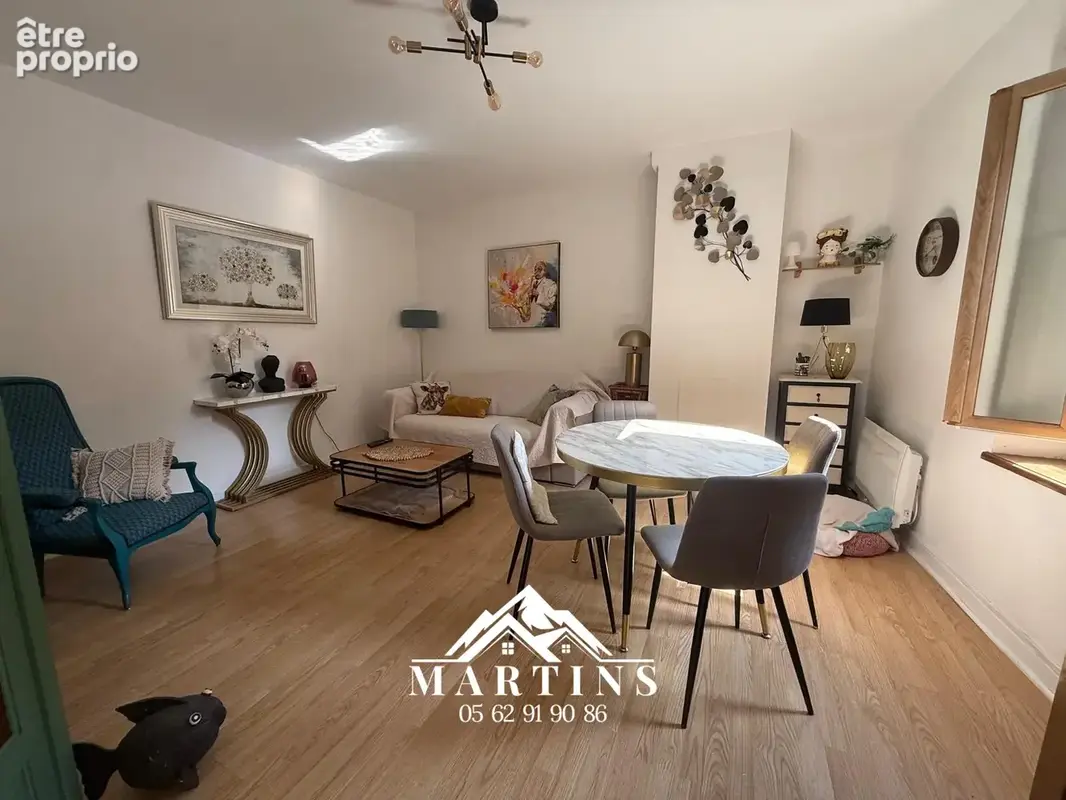 EXCLUSIVITE / ARGELES-GAZOST - Centre-ville - Maison édifiée sur 3 niveaux de 135m2 habitables + jardinet. - photo 7