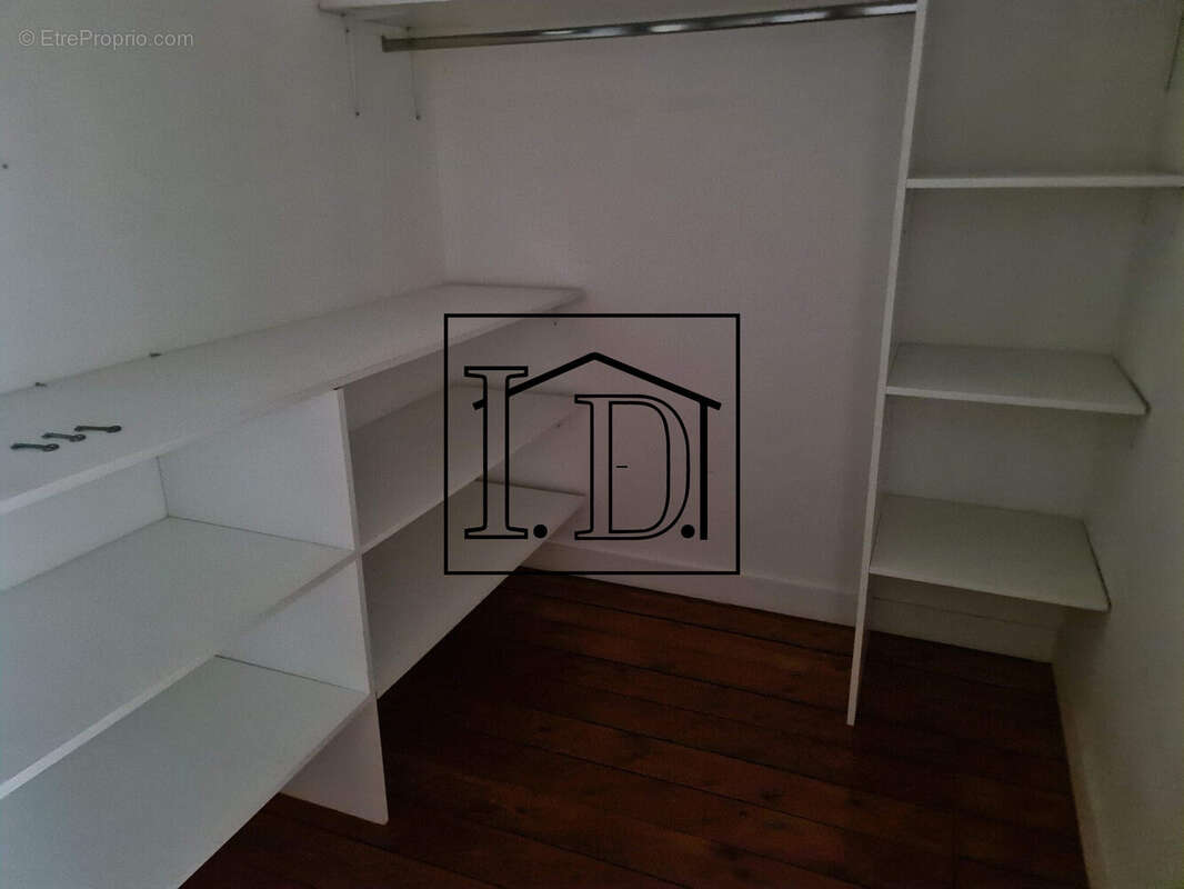 2ème Dressing - Maison à BERGERAC