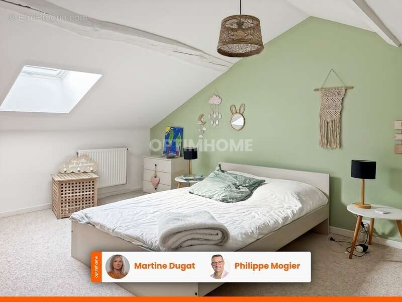 Maison à CREUZIER-LE-NEUF