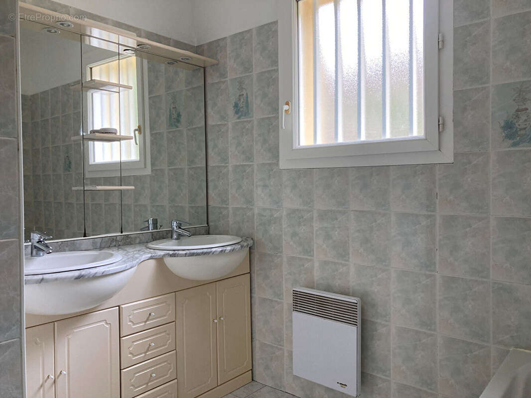 Maison 80 m² à Saint-Pompain  - photo 7
