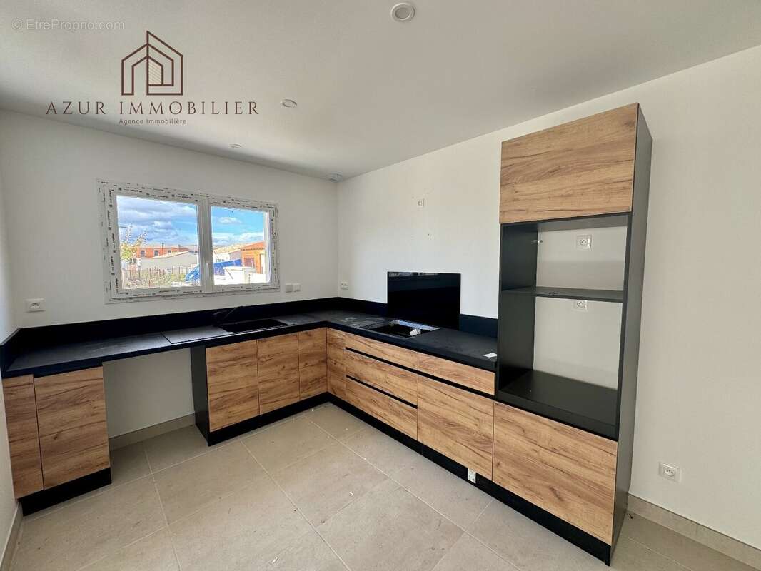 Maison à NISSAN-LEZ-ENSERUNE