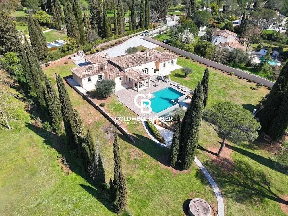 Maison à PUGET-SUR-ARGENS