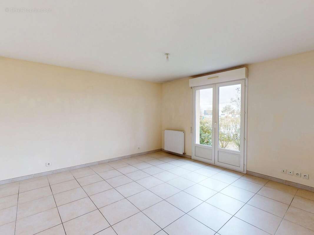 PIECE DE VIE 31M2 - Maison à ROSIERES-PRES-TROYES