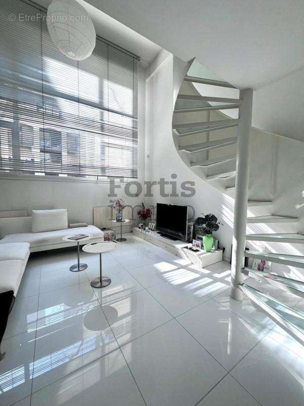 Appartement à PARIS-20E