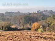 Terrain à SAINT-GENES-DE-LOMBAUD