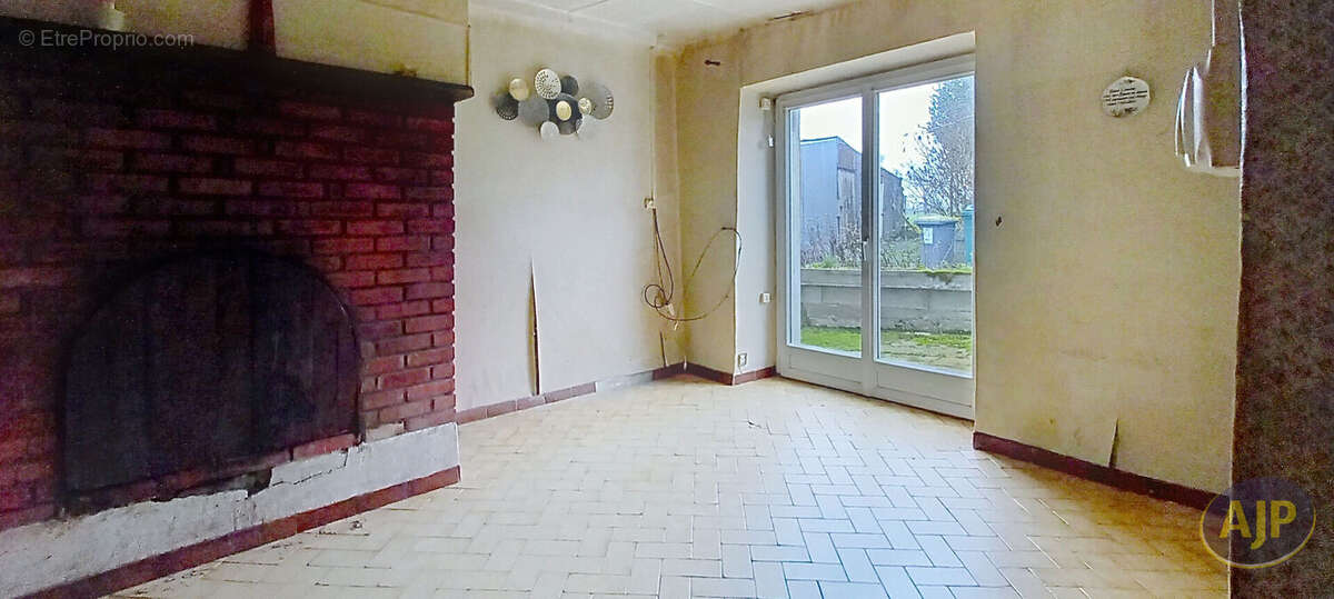 Maison à ROUGE