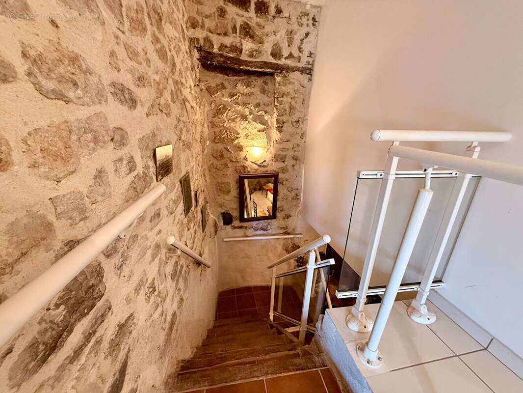 Maison de village R+3 T5 avec petite maisonnette de 19m2 à rénover - photo 10