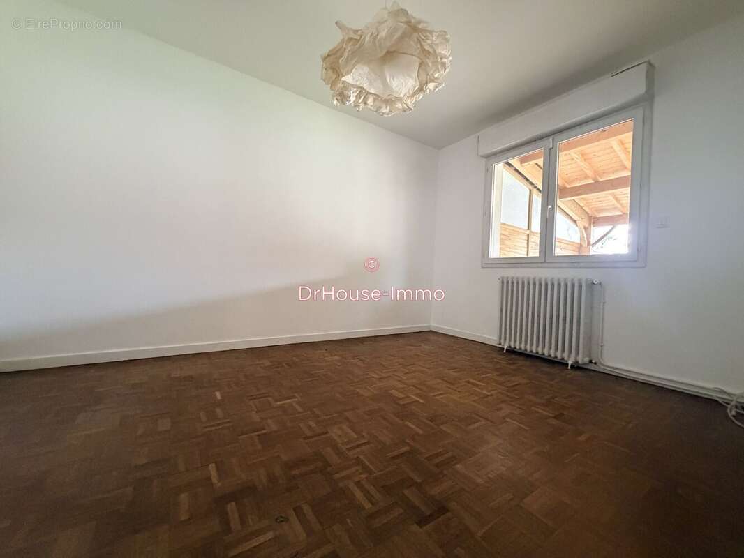 Maison 136 m² à Cenon  - photo 8