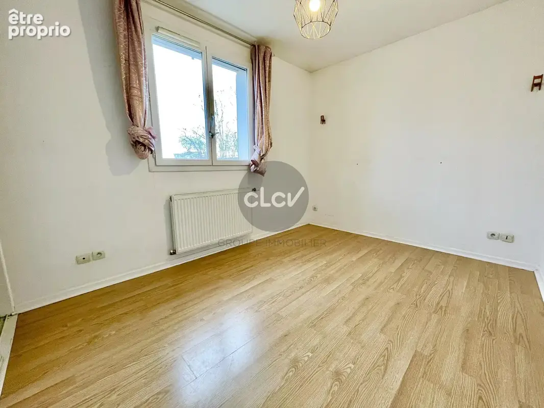 Maison sur le toit / Duplex Dernier étage avec Terrasse / La Soie 69120 VAULX EN VELIN - photo 10