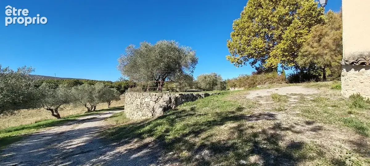 Ancien relais de poste avec domaine agricole à Forcalquier (04300) - photo 9