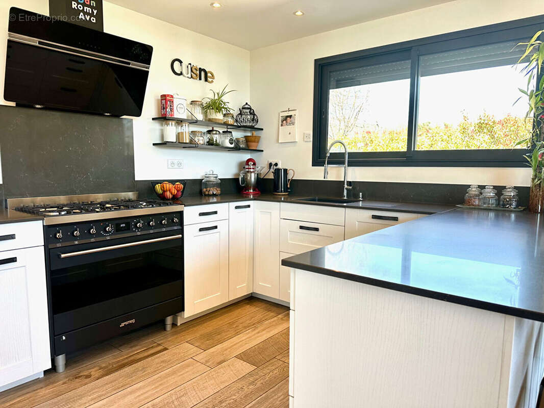 Maison à SAINT-CEZAIRE-SUR-SIAGNE