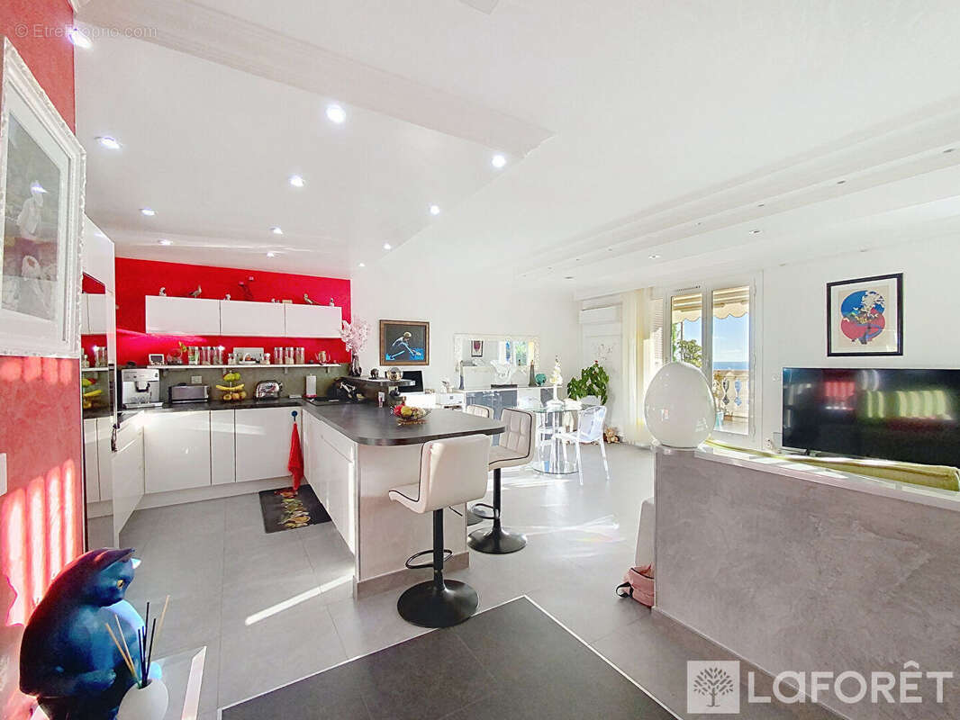 Appartement à ROQUEBRUNE-CAP-MARTIN
