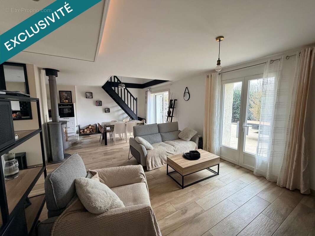 Photo 4 - Maison à SAINT-REMY-EN-ROLLAT