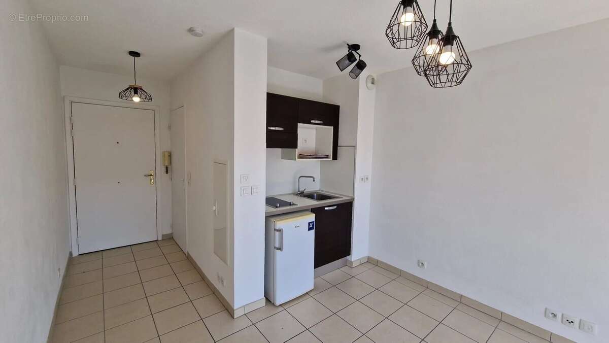 Appartement à SAINT-LAURENT-DU-VAR