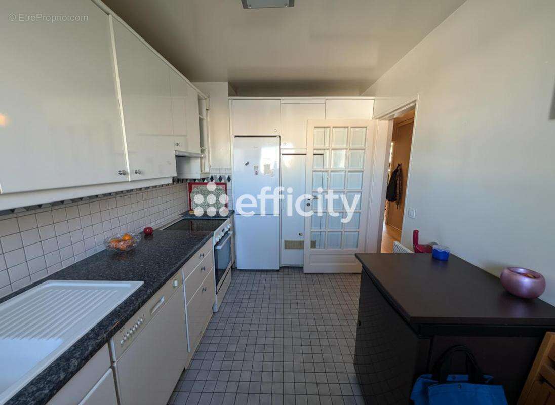 Appartement à PARIS-14E