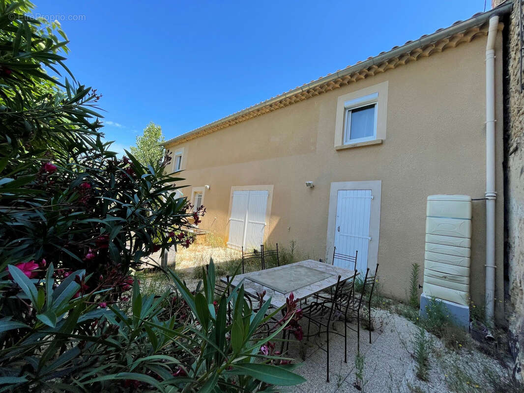 Maison à MORNAS