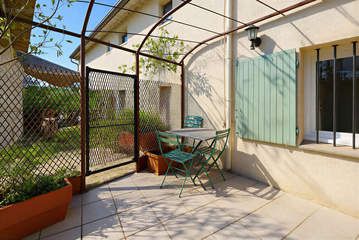 Appartement à VENELLES