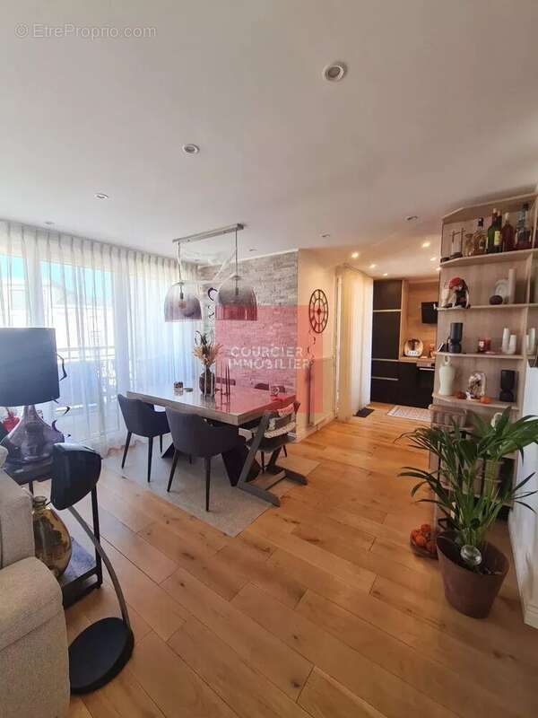 Appartement à ELANCOURT