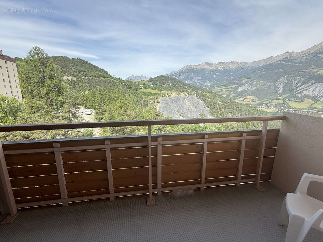 Appartement à ENCHASTRAYES