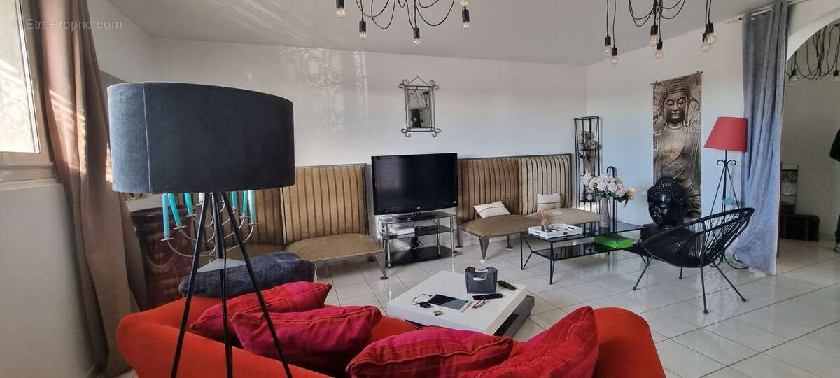 Maison à JONQUIERES