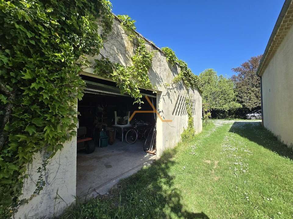 Maison à LA BEGUDE-DE-MAZENC
