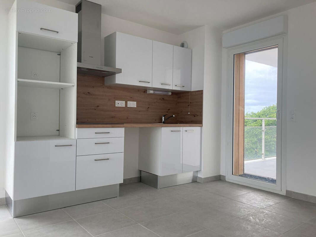 Appartement à DONVILLE-LES-BAINS