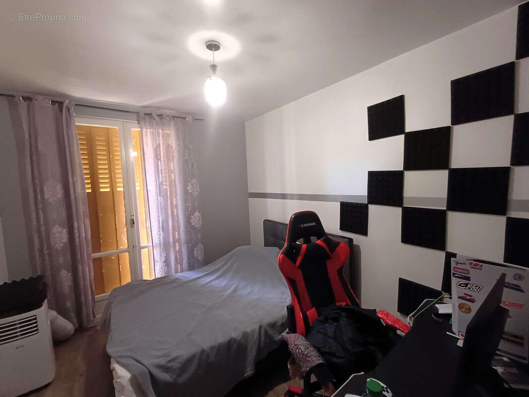 Appartement à BOLLENE