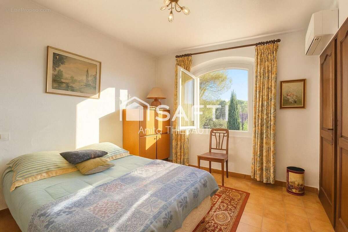 Photo 8 - Maison à FREJUS