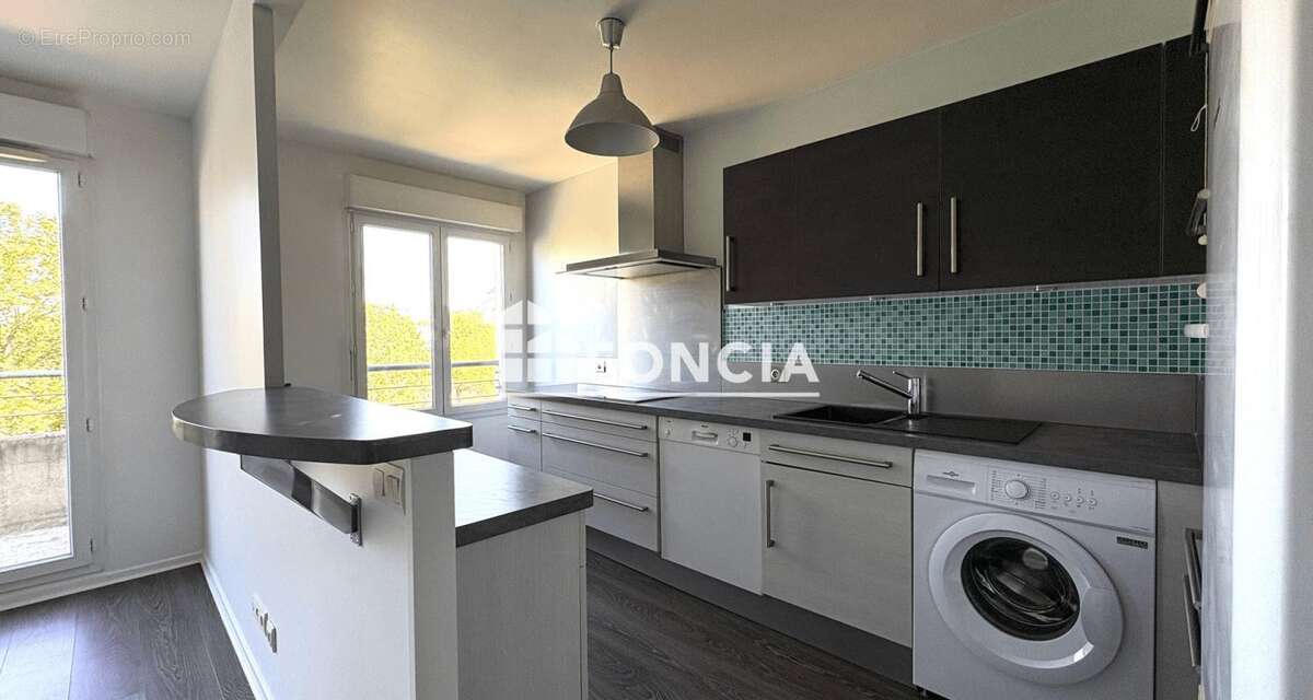 CORBEIL - Beau 3 Pièces avec balcon et parking - photo 7