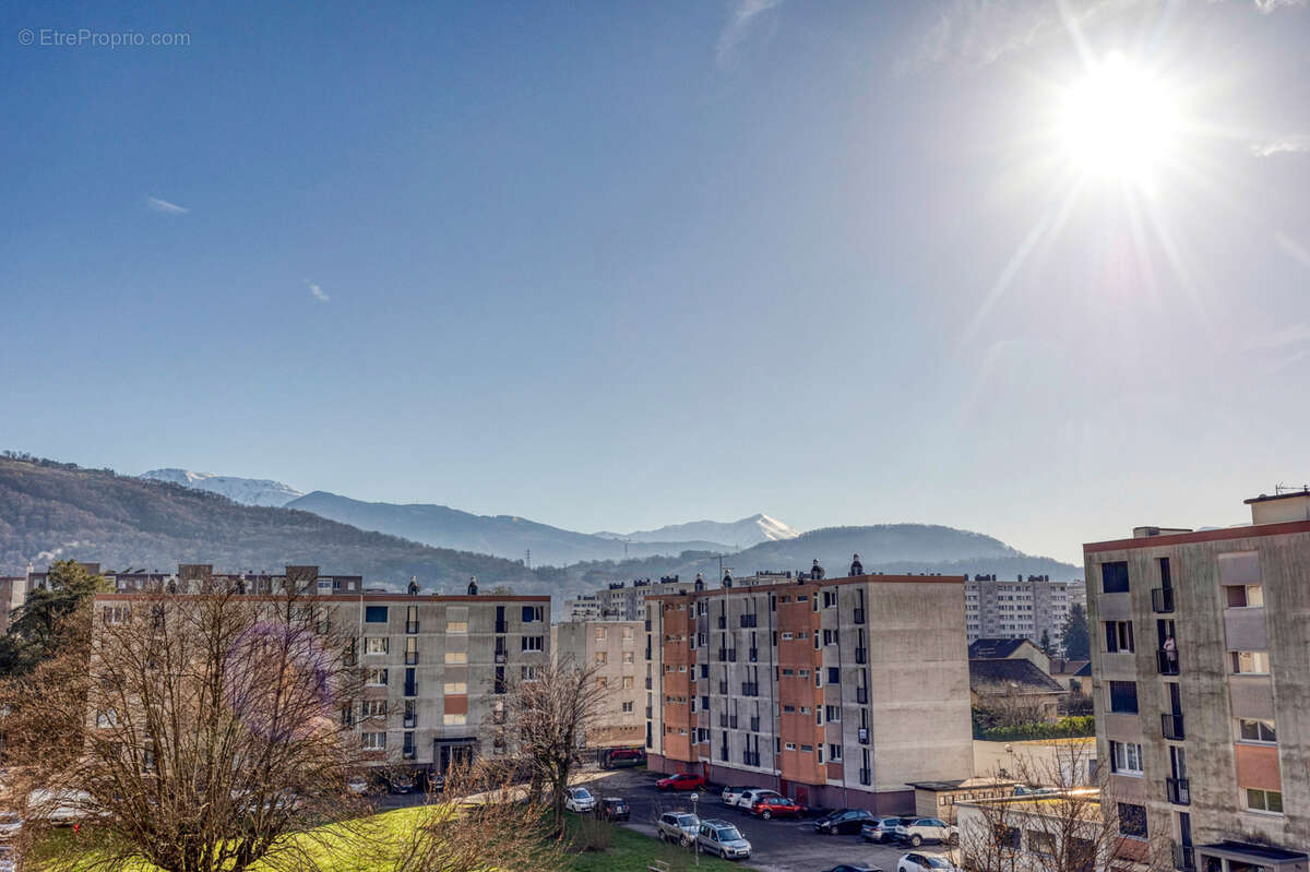 Appartement à SAINT-MARTIN-D&#039;HERES