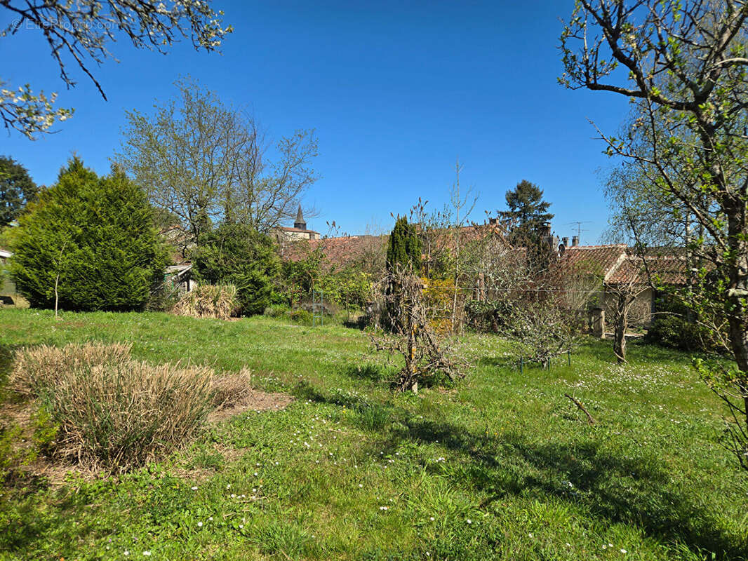 Maison à BRILLAC
