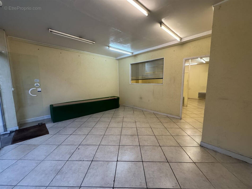 Commerce à VIMOUTIERS