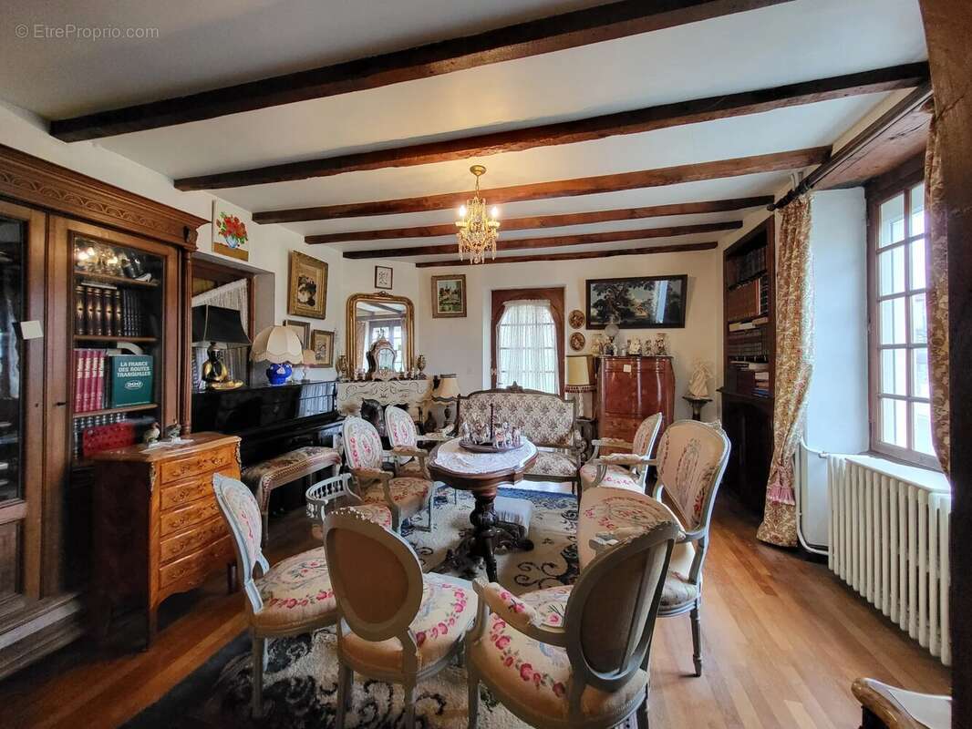 Maison à MONTMORILLON