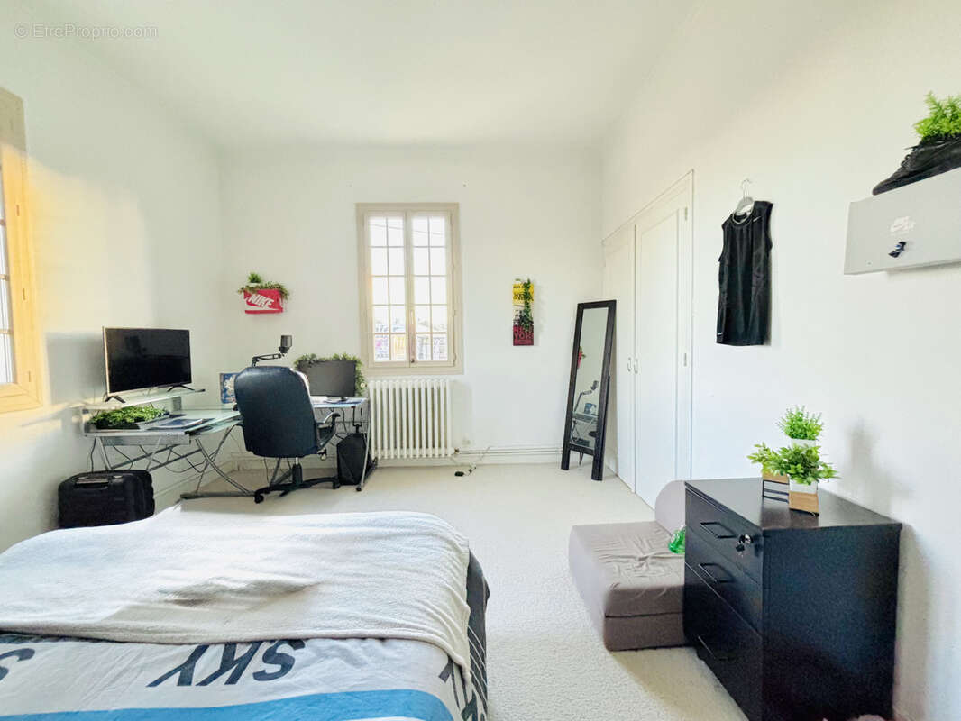 Maison à SAINT-MAGNE-DE-CASTILLON