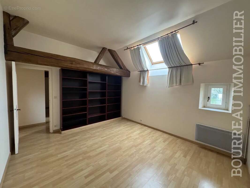Maison à CHASSY