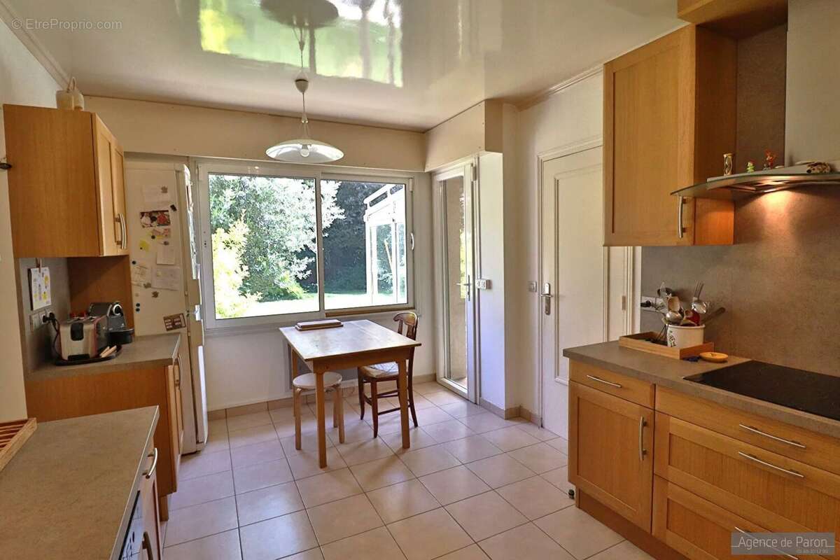 Maison à VERRIERES-LE-BUISSON